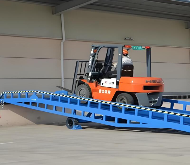 临夏移动式卸货平台（叉车用）